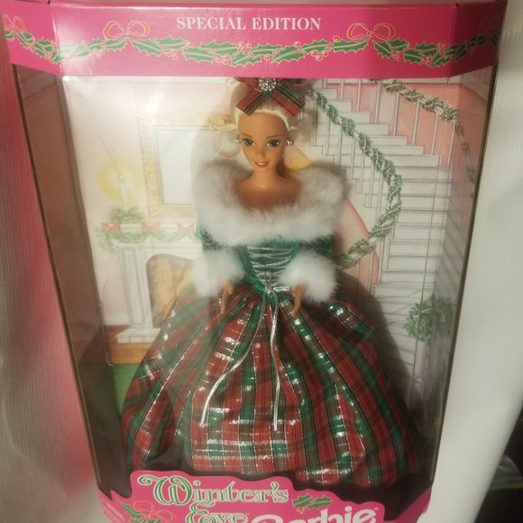NIB NWOT 1994 Winter's Eve Barbie, w hair still in bun! - Picture 2 of 9